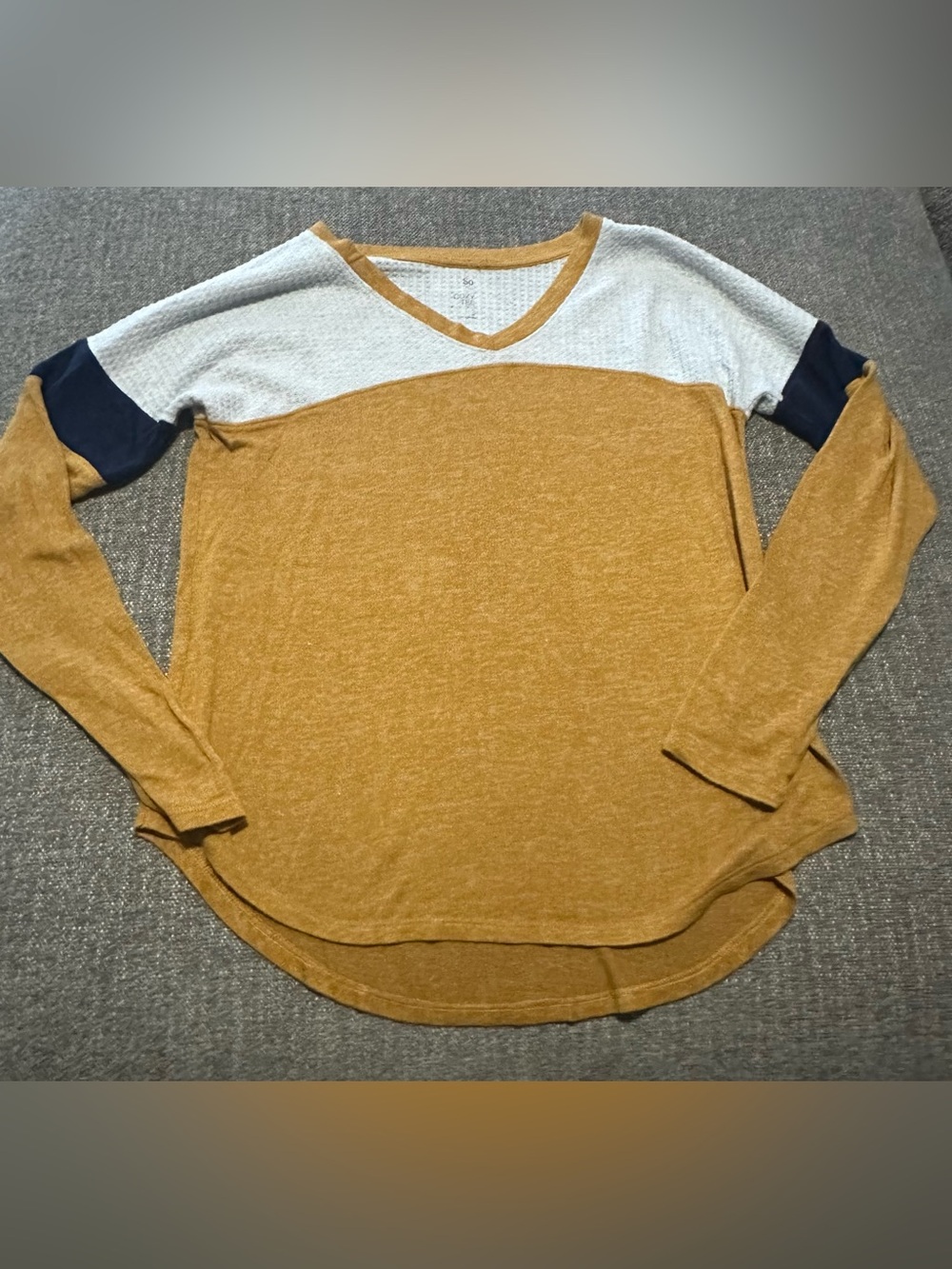 SO Cozy Tee Women’s Size Medium
Pre-owned